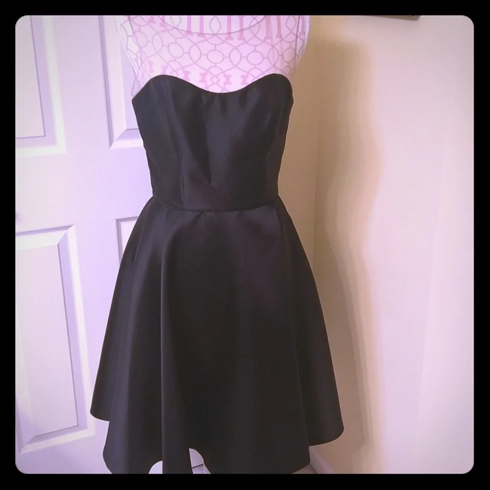 Watters & Watters evening dress excellent condition 🎉HP🎉